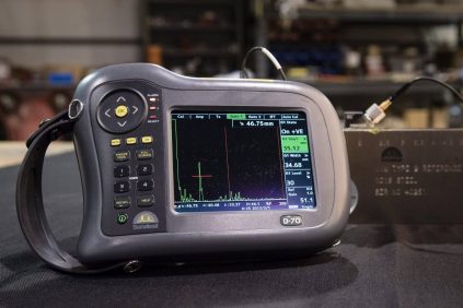 D-70: Sonatest Masterscan D-70, flaw detector measuring IIW block